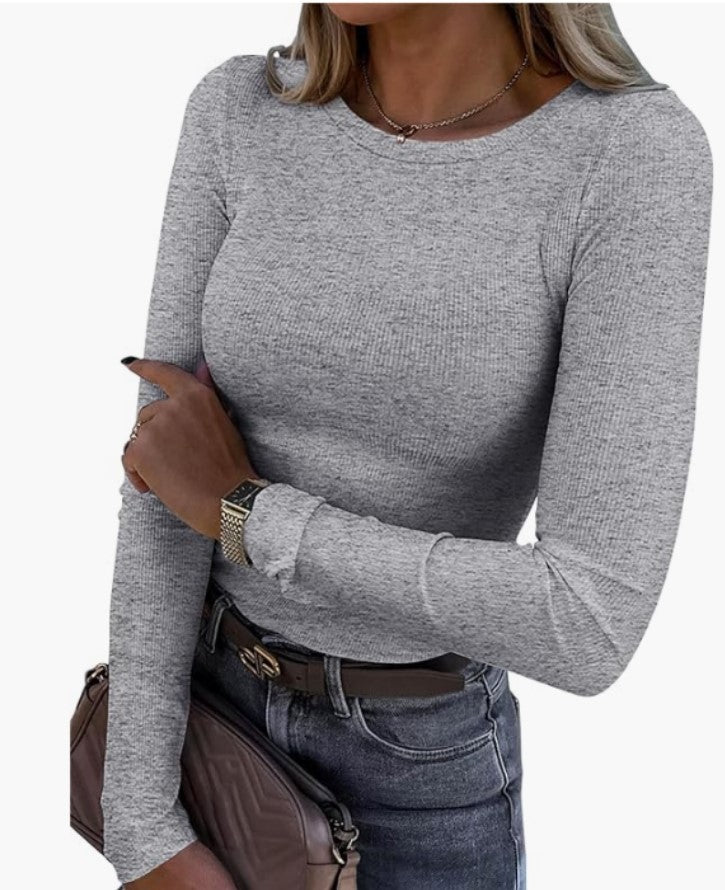 Haut à manches longues en ribbed pour femmes avec un élégant col rond Chic & Stil