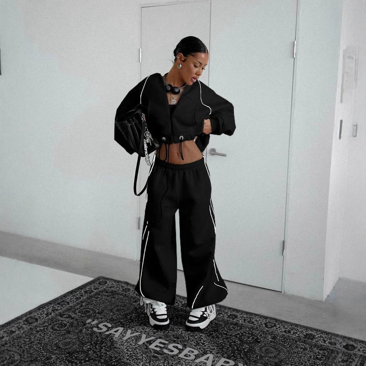 Women Urban Oversized Tracksuit with great comfort and reflective details Lune London