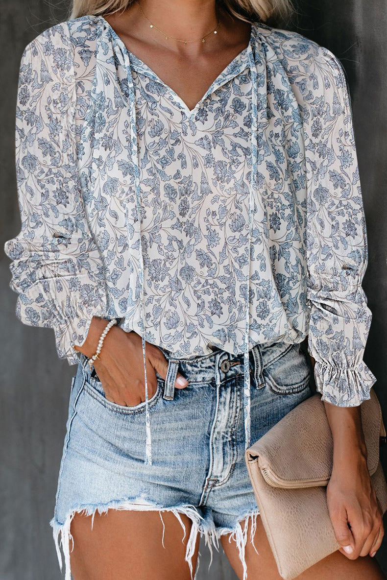 Women's blouse with a sophisticated leopard print and a trendy V-neck Lune London