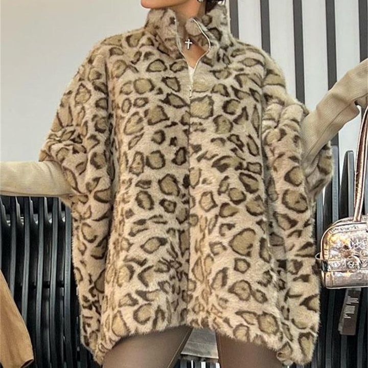 Ladies fleece plush poncho with leopard pattern Amarae