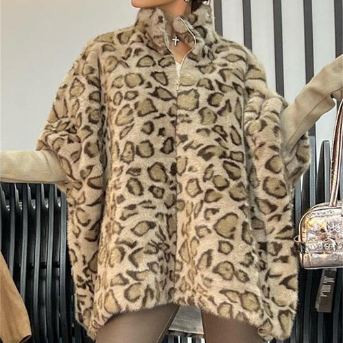 Ladies fleece plush poncho with leopard pattern Amarae