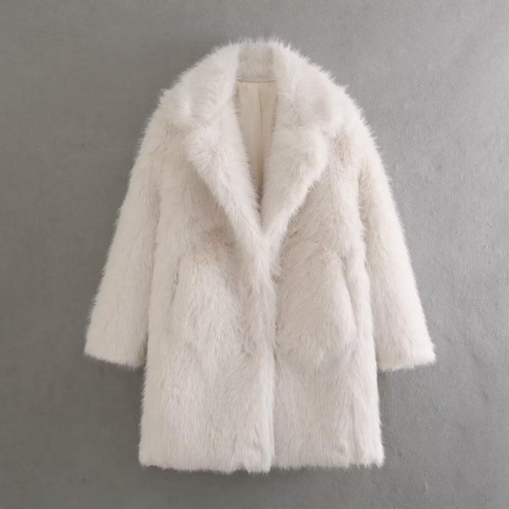 Classic style women's faux fur jacket with a luxurious collar and practical pockets Lune London