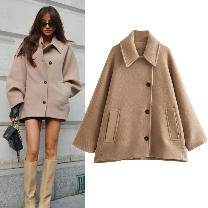 Oversized wool jacket for women with button closure all the way down and practical pockets Lune London