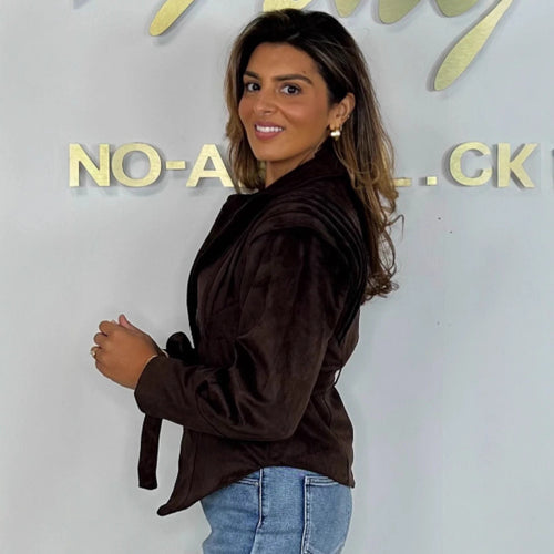 Veste élégante en daim pour femmes avec ceinture à la taille Chic & Stil
