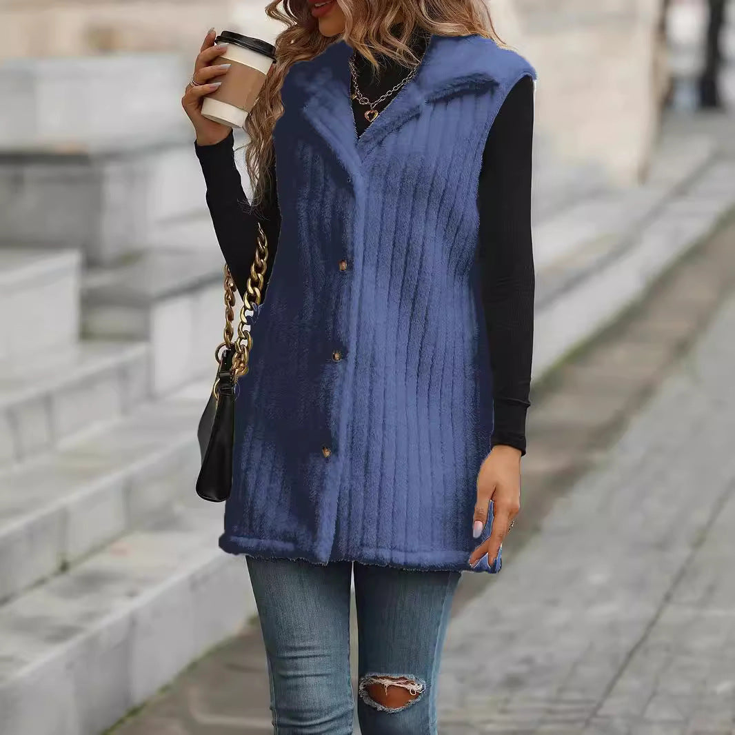 Elegant and warm ladies lined jacket with button closure Lune London
