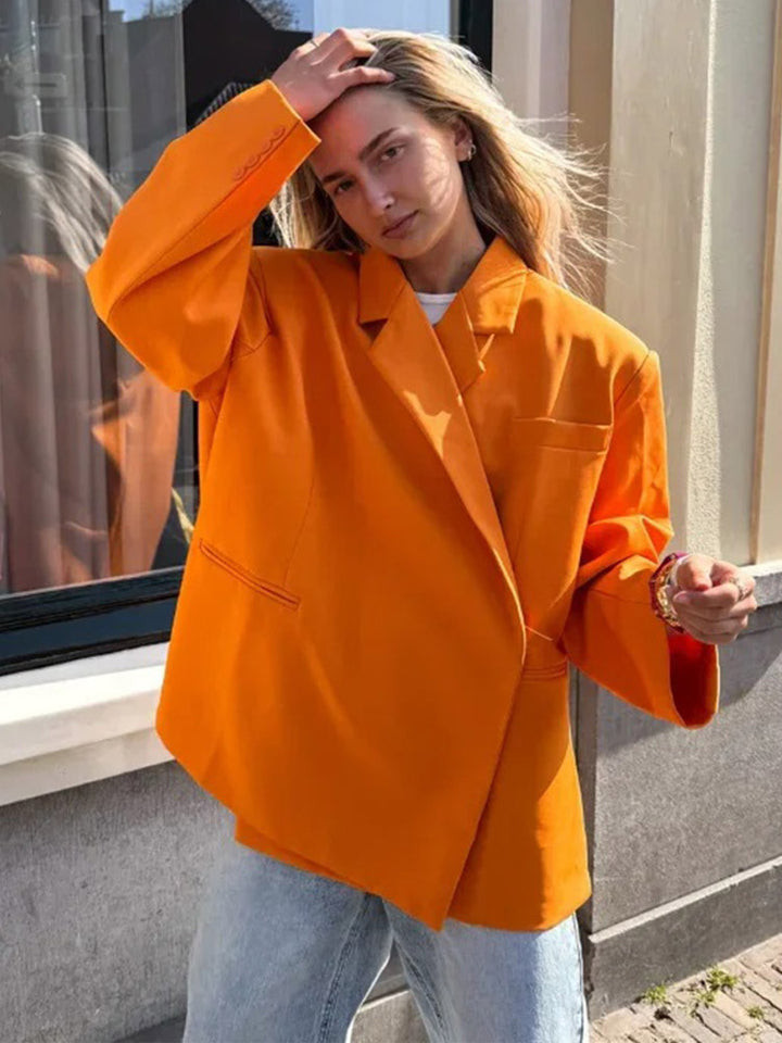 Women's oversized blazer with boxy silhouette, concealed closure and flap pockets Amarae