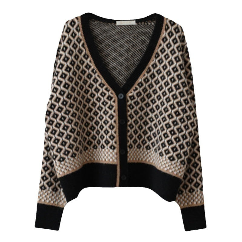 Cardigan épais en tricot pour femmes avec des motifs géométriques modernes et fermeture à boutons Chic & Stil