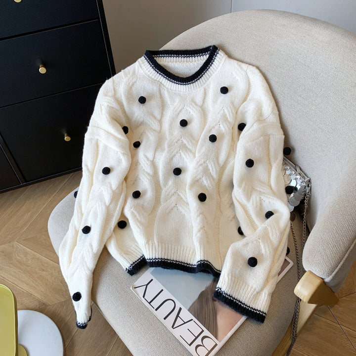 Pull en maille pour femmes avec texture en double câble et pompons décoratifs Chic & Stil