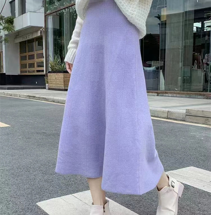 Elegant midi skirt for ladies with a relaxed fit and a decorative textured pattern Lune London