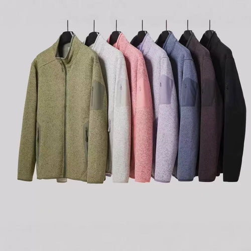 Veste en polaire pour femmes avec poches latérales zippées et col haut Chic & Stil