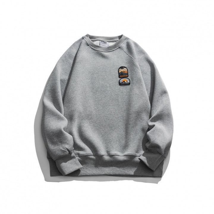 Unisex Oversize Sweatshirt with raglan sleeves and mountain patch Amarae