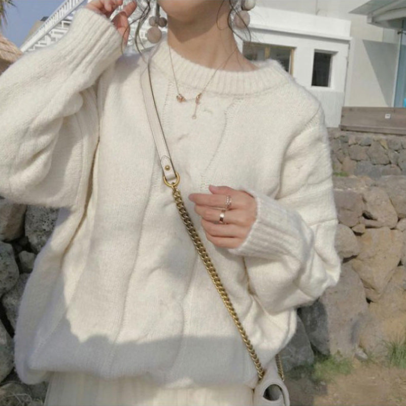 Pull femme en maille épaisse avec texture côtelée et détails décoratifs Chic & Stil