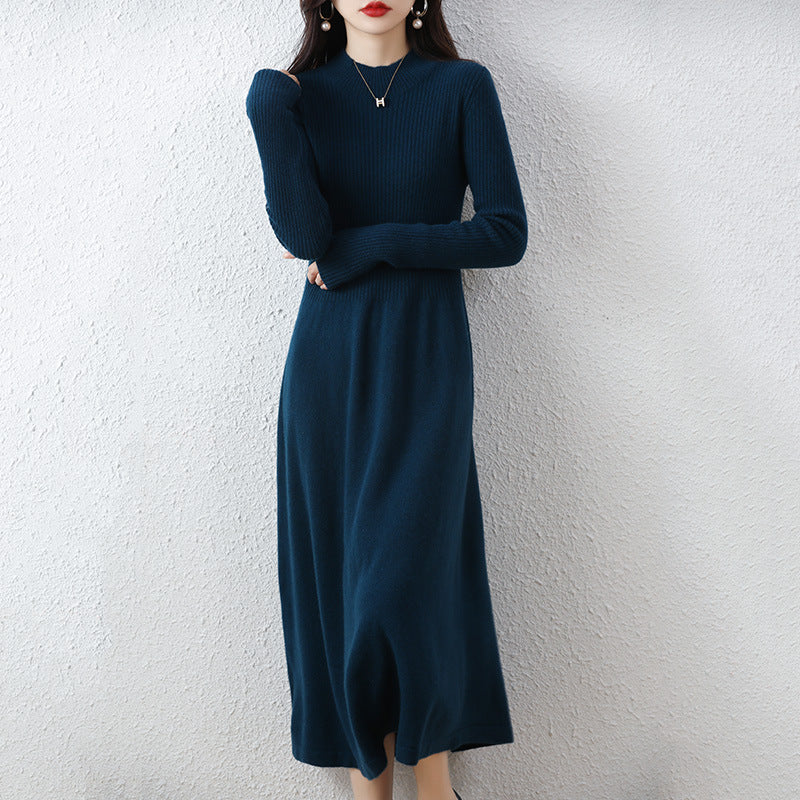 Robe en maille pour femme avec élégant col cheminée et jupe évasée Chic & Stil
