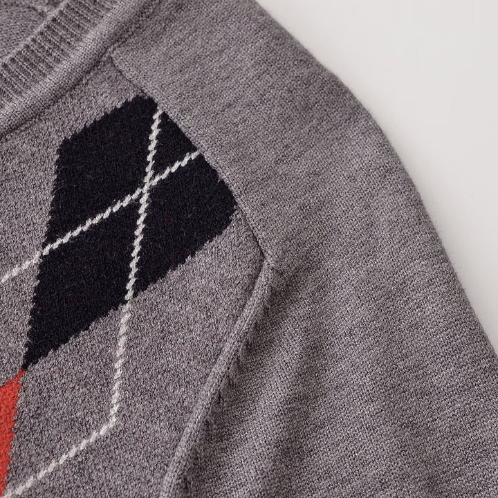 Women's V-Neck Sweater with Diamond Pattern and Casual Oversized Cut Amarae