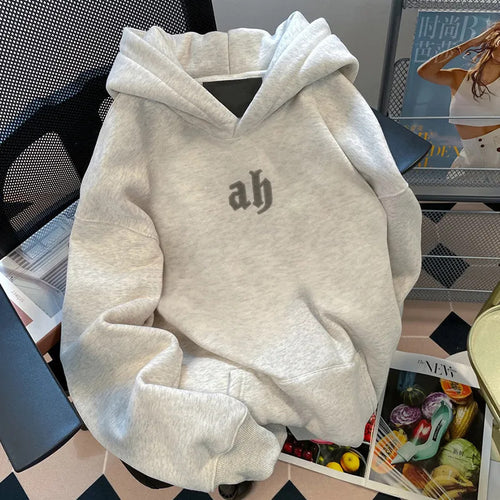 Sweat à capuche pour femmes avec lettrage moderne Chic & Stil
