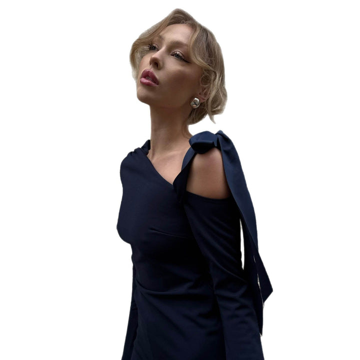Maxi dress for women with asymmetric cut and elegant design with off-the-shoulder Lune London