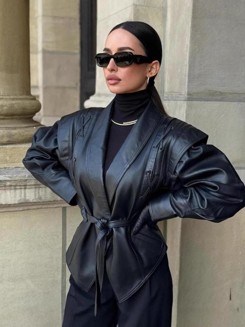 Trendy women's biker jacket with decorative lace details and an elegant waist Lune London