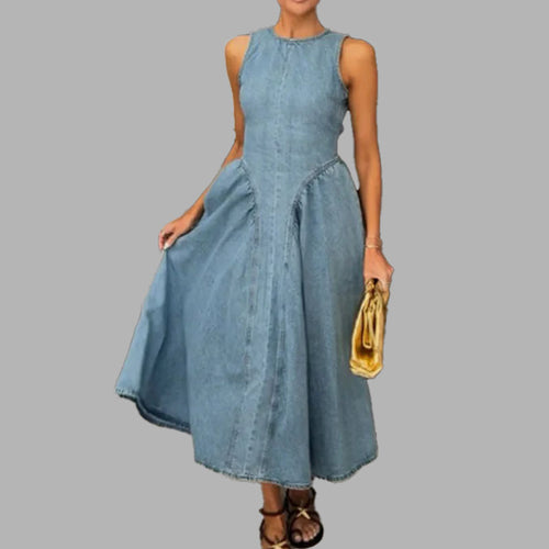 Robe maxi en jeans pour femmes avec coupe moderne et ligne A Chic & Stil