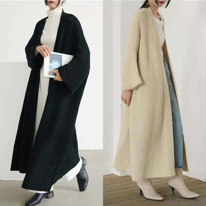 Cardigan féminin à la mode avec un motif inhabituel Chic & Stil