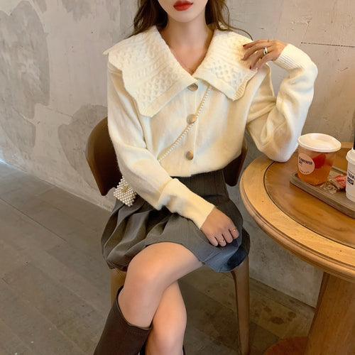 Knit jacket for women with wide collar and decorative buttons Amarae