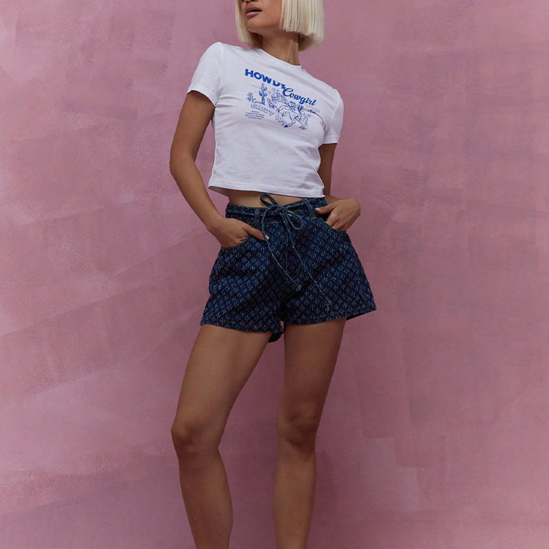 Denim shorts for women with adjustable waist and relaxed fit Chic & Stil