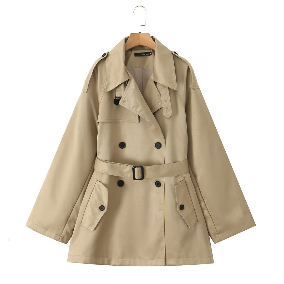Trendy women's trench coat with a waist belt and practical pockets Lune London