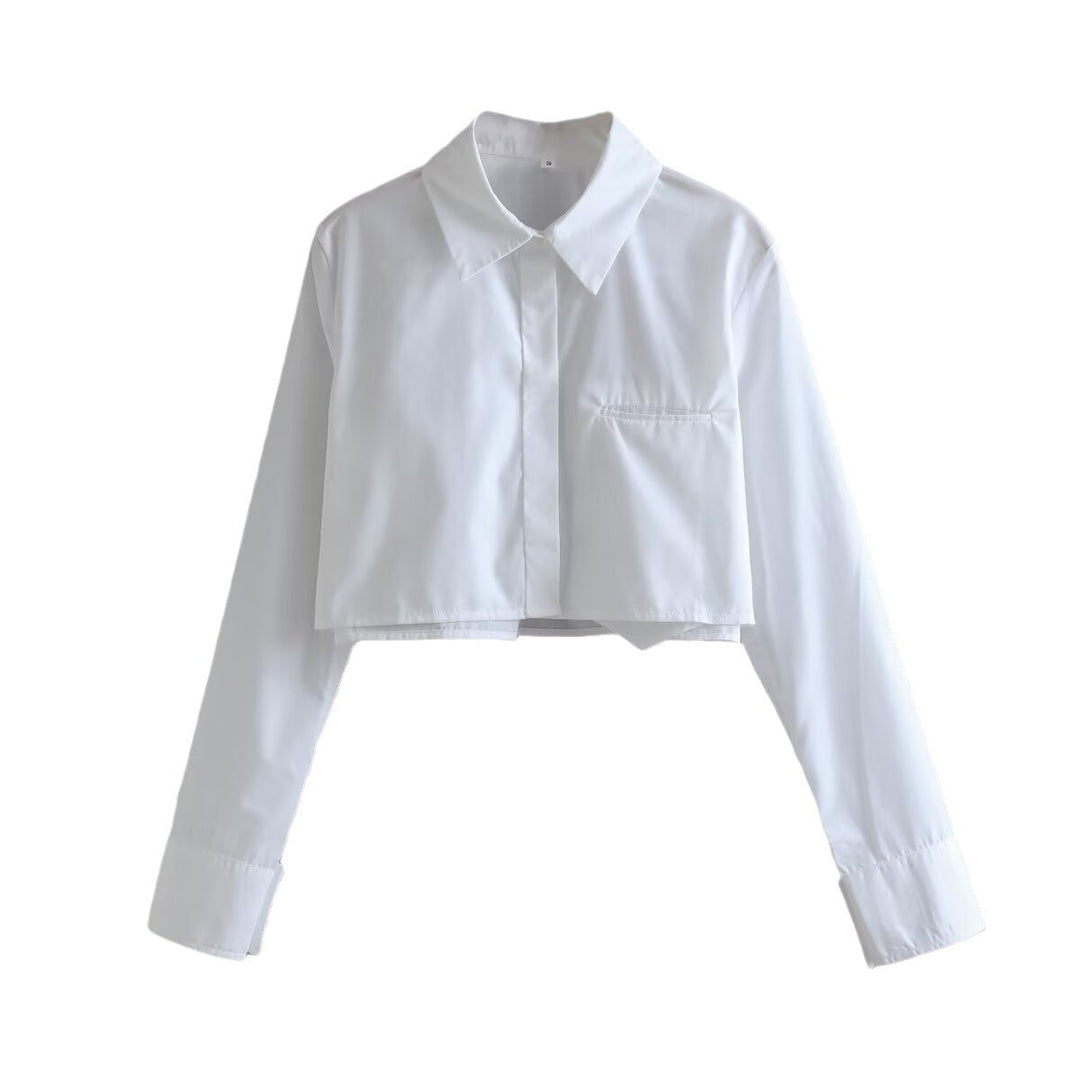 Cropped blouse for women with classic collar and practical chest pockets Lune London