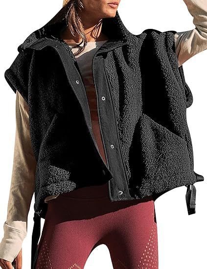 Women’s fleece cardigan with practical pockets and innovative design Lune London