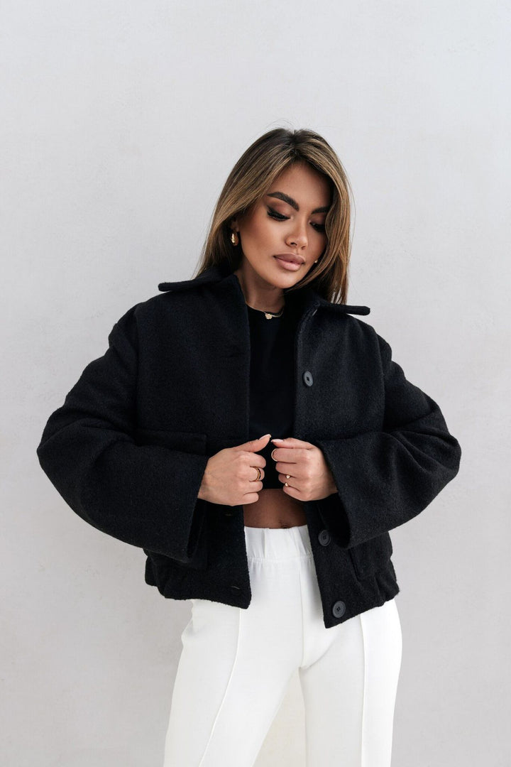 Women Casual Overshirt Jacket with Practical Pockets and Button Closure Lune London