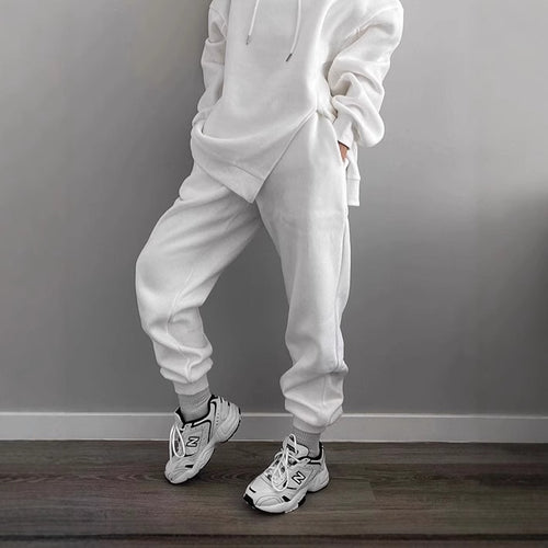 Sporty jogger pants for women with elastic waistband and side pockets Amarae