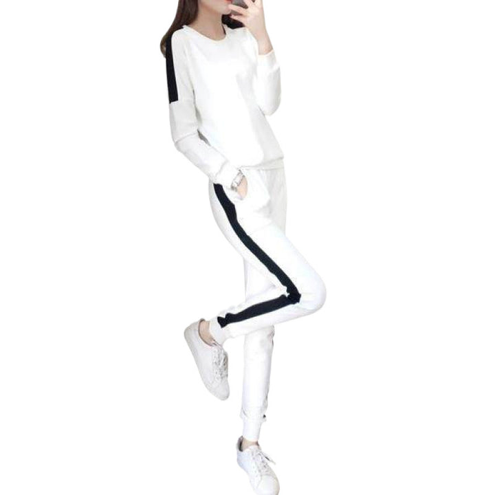 Women's Sporty Sweatset Chic & Stil