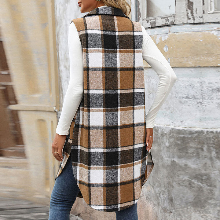 Ladies long sleeve cardigan with checked pattern and practical pockets Lune London