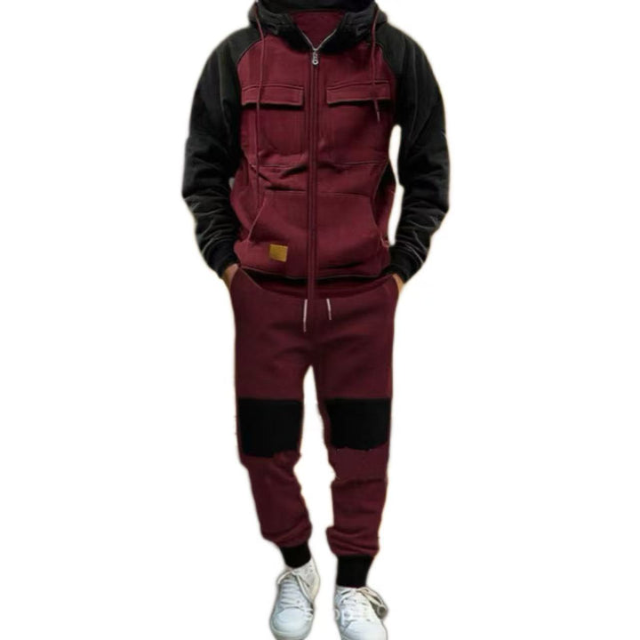 Functional leisure suit for men with practical pockets Lune London