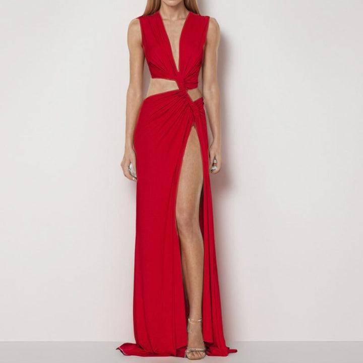 Maxi dress for women with a seductive V-neckline and chic gathering Lune London