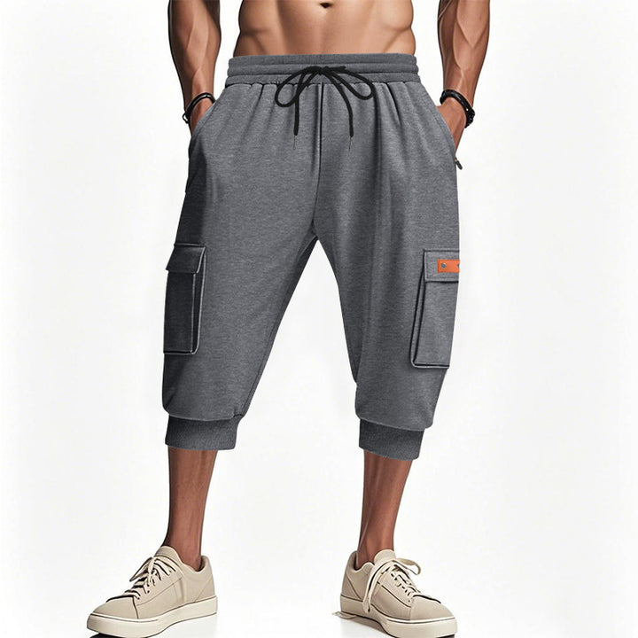 Stylish cargo pants for men with short legs and practical pockets Chic and Style