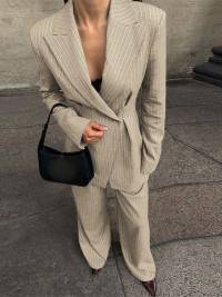 Elegant two-piece suit set for women with double button closure and wide leg Amarae