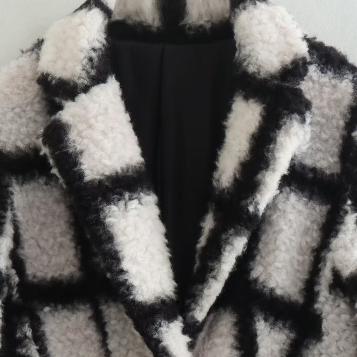 Women's Tailored Teddy Coat with Check Pattern and Lapel Collar Amarae