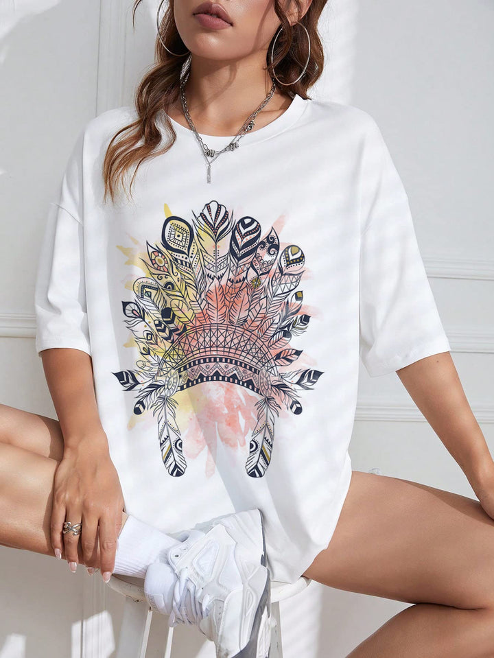 Casual T-shirt for women in plus sizes with graphic print Lune London