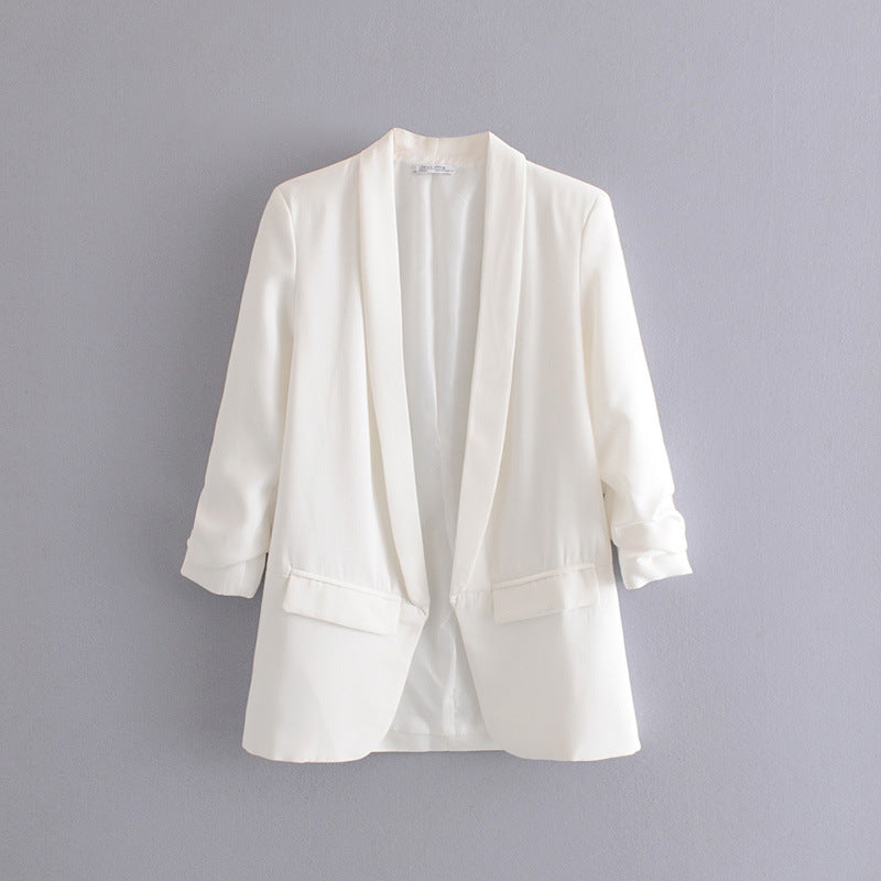 Ladies modern blazer with elegant cut and practical pockets Lune London