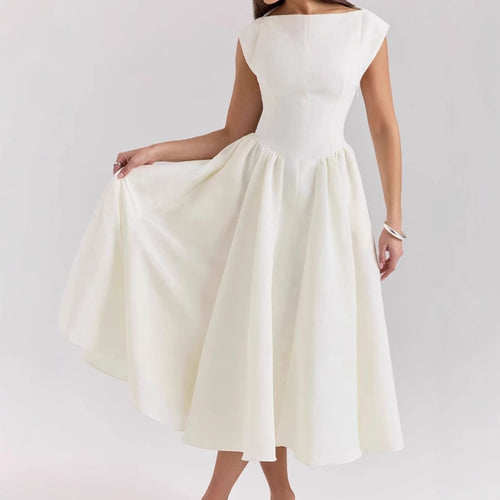 Ladies Elegant Ball Gown with Tulle Skirt and Zipper Closure at the Back Amarae
