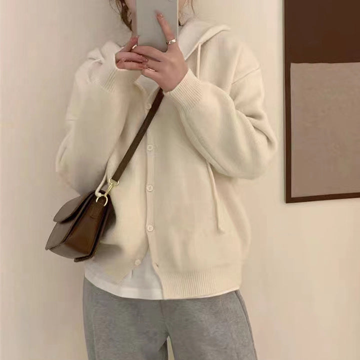 Cardigan pour femmes avec capuche et fermeture à boutons Chic & Stil
