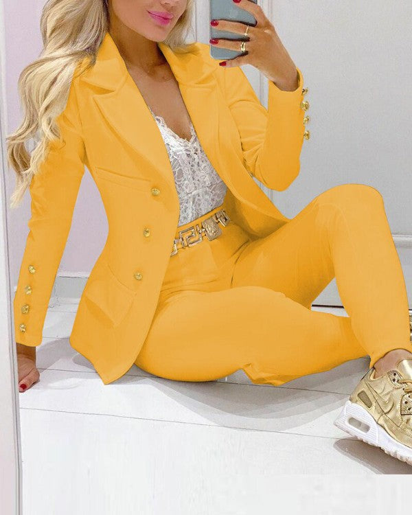 Women Elegant blazer set with decorative buttons and fitted cut Amarae