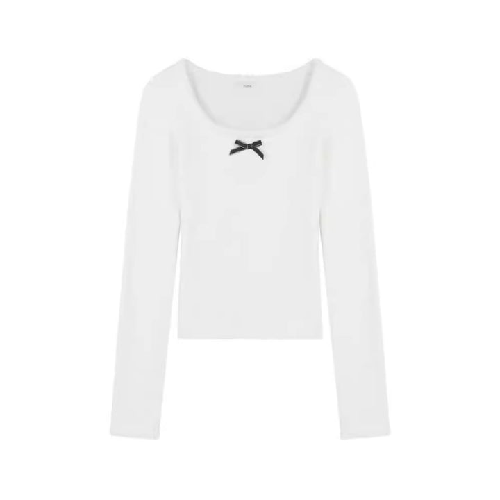 Women's long-sleeved top with delicate bow appliqué Chic & Stil