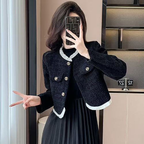 Veste courte élégante pour femmes avec détails de bouton texturé Chic & Stil