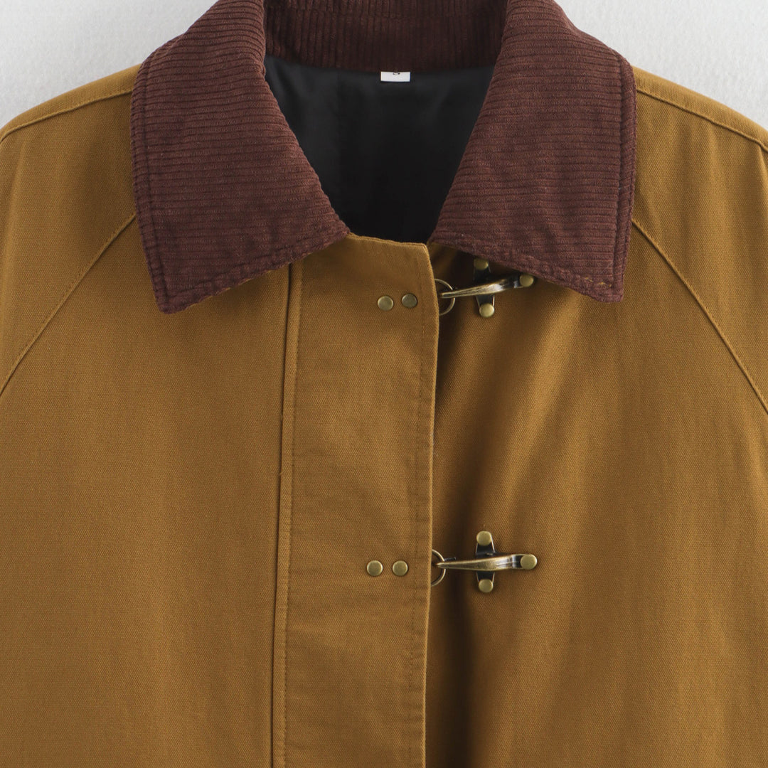 Fashion transitional jacket for women with practical pockets and contrasting collar Lune London