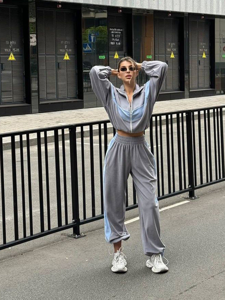 Women’s fleece jogging set with zipper and practical design Lune London