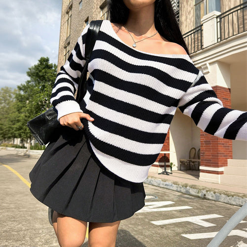Pull décontracté surdimensionné pour femmes avec motif à rayures Chic & Stil