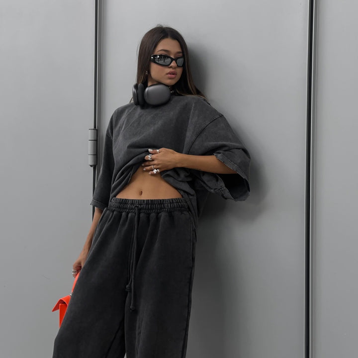 Oversized t-shirt for women with creative graphics and casual cut Lune London