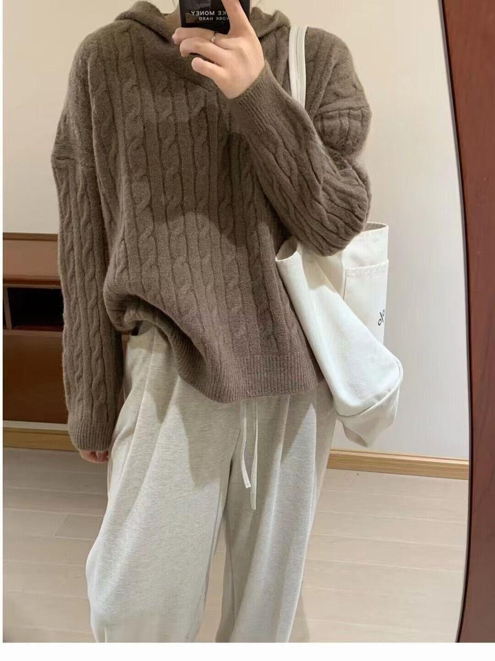 Pull en tricot épais pour femmes avec capuche et détails en côtes texturées Chic & Stil
