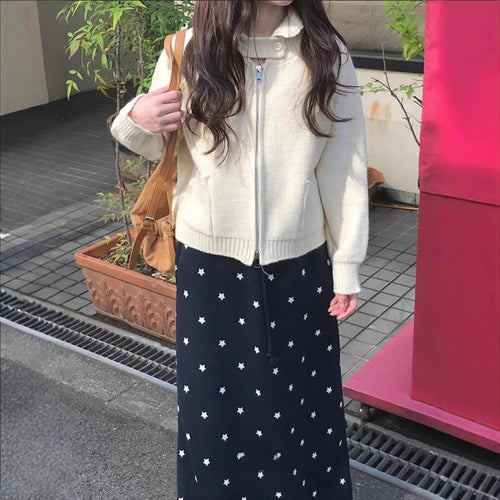 Knitted sweater for women with floral pattern and relaxed fit Amarae